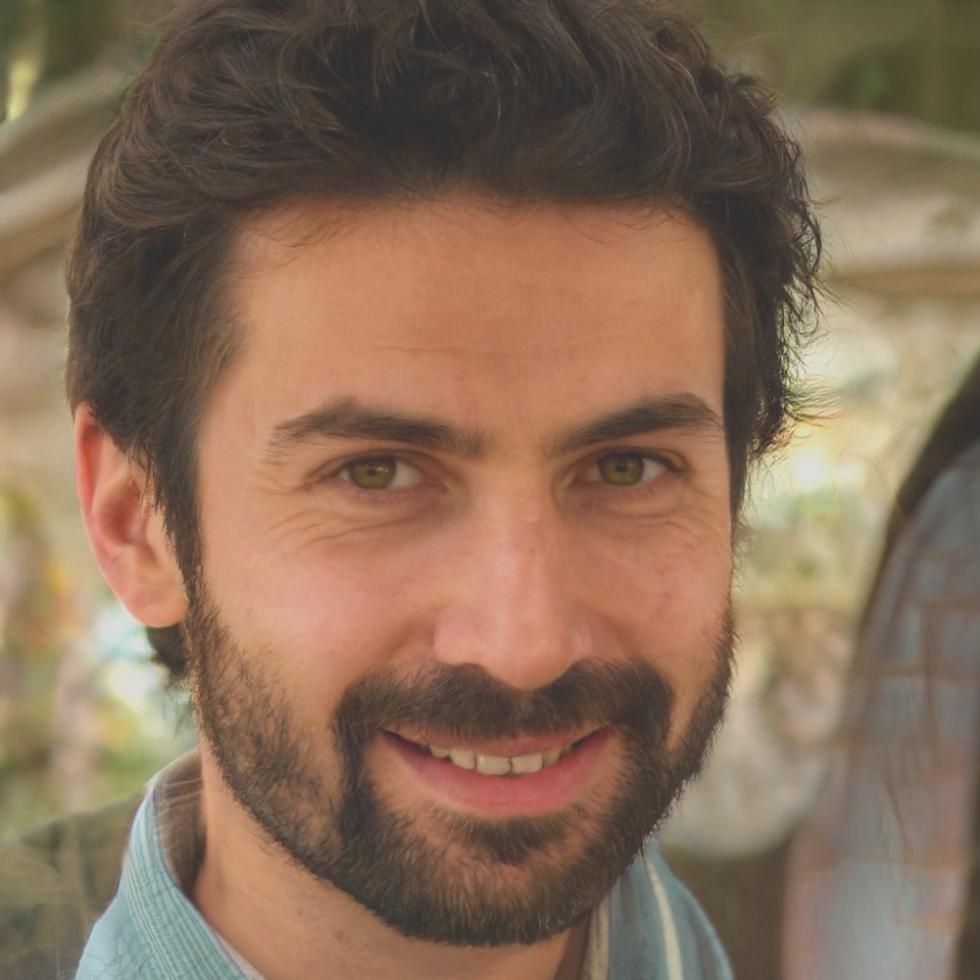 Miguel Torres, Especialista en Análisis