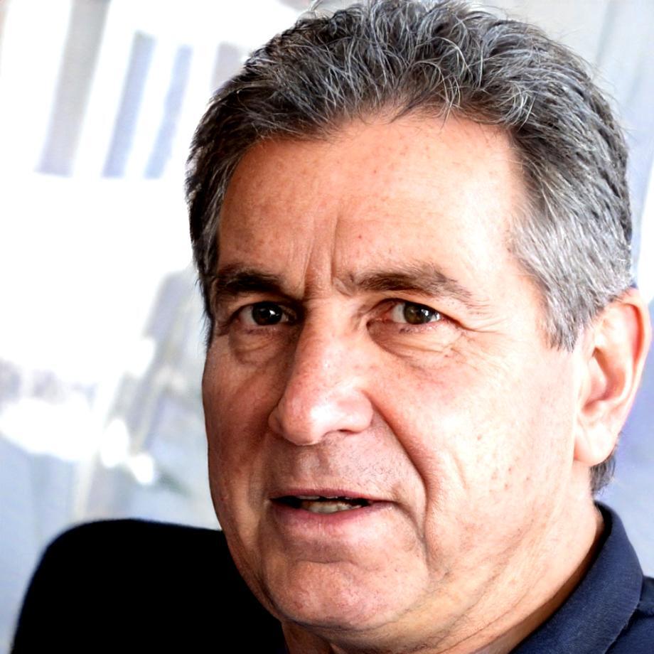 Carlos Mendoza, Director Académico